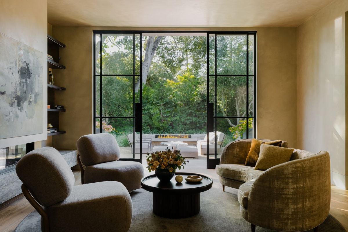 A living room by Sullivan Studio
